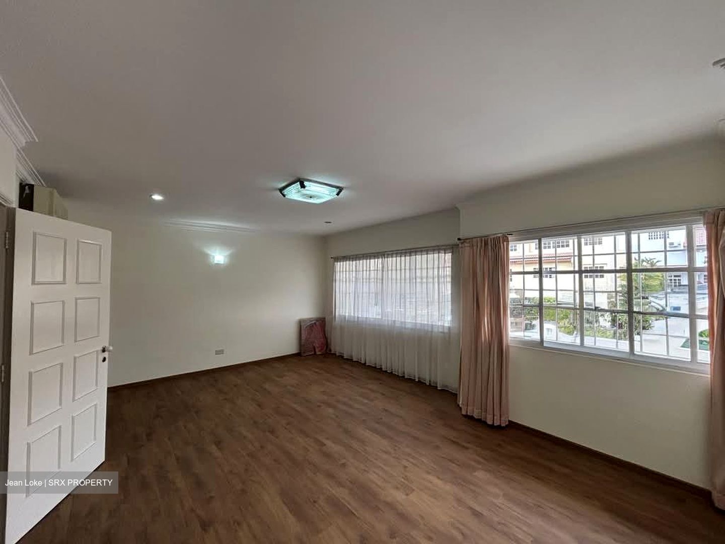 Zephyr Park (D16), Terrace #585404291
